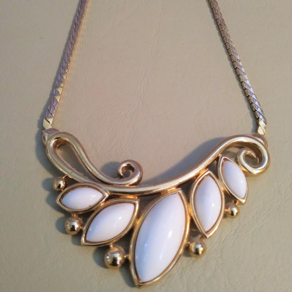 VINTAGE: TRIFARI GOLD-TONE NECKLACE, WHITE INLAYS